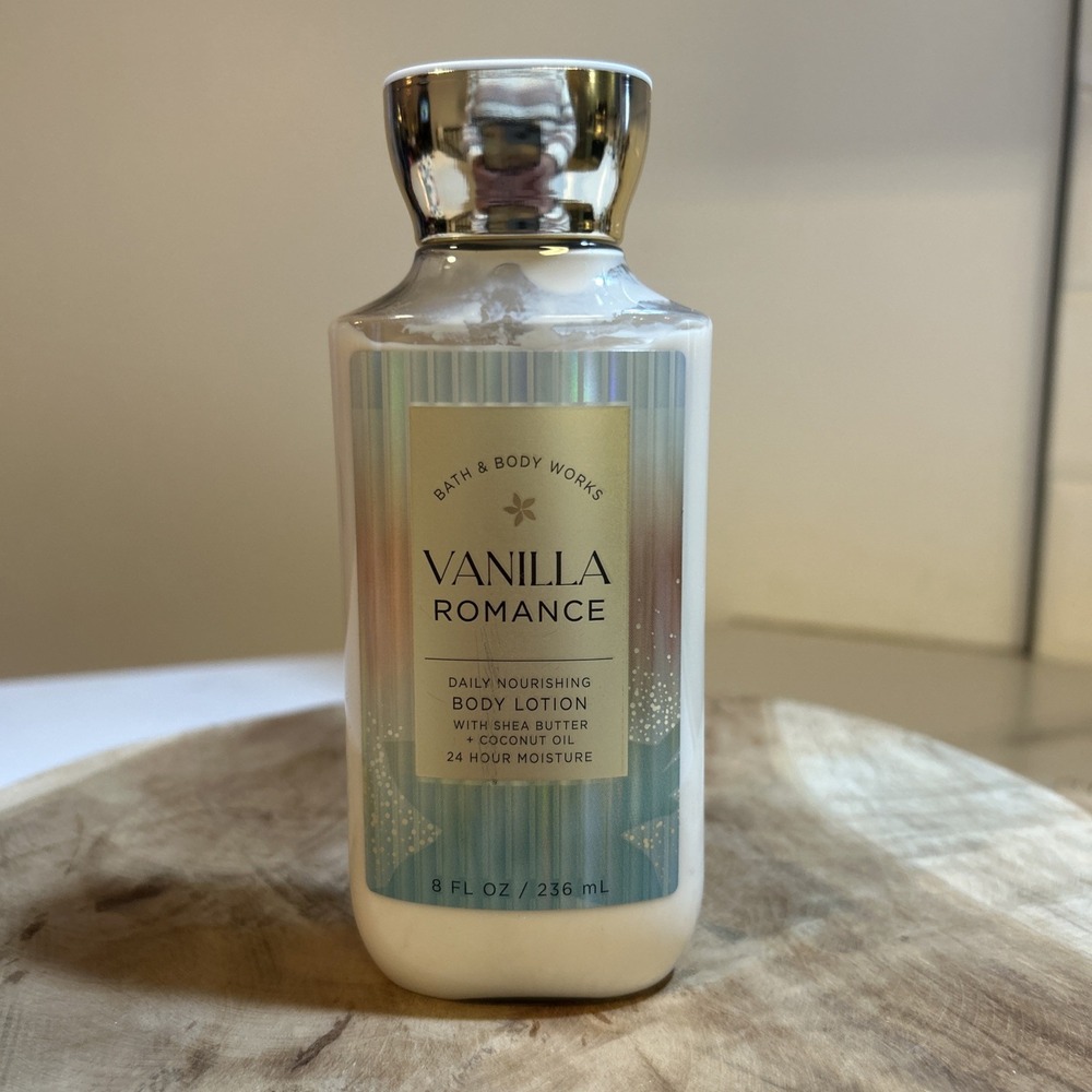 Bath & Body Works Vanilla Romance Daily Nourishing Body Lotion-8FL Oz